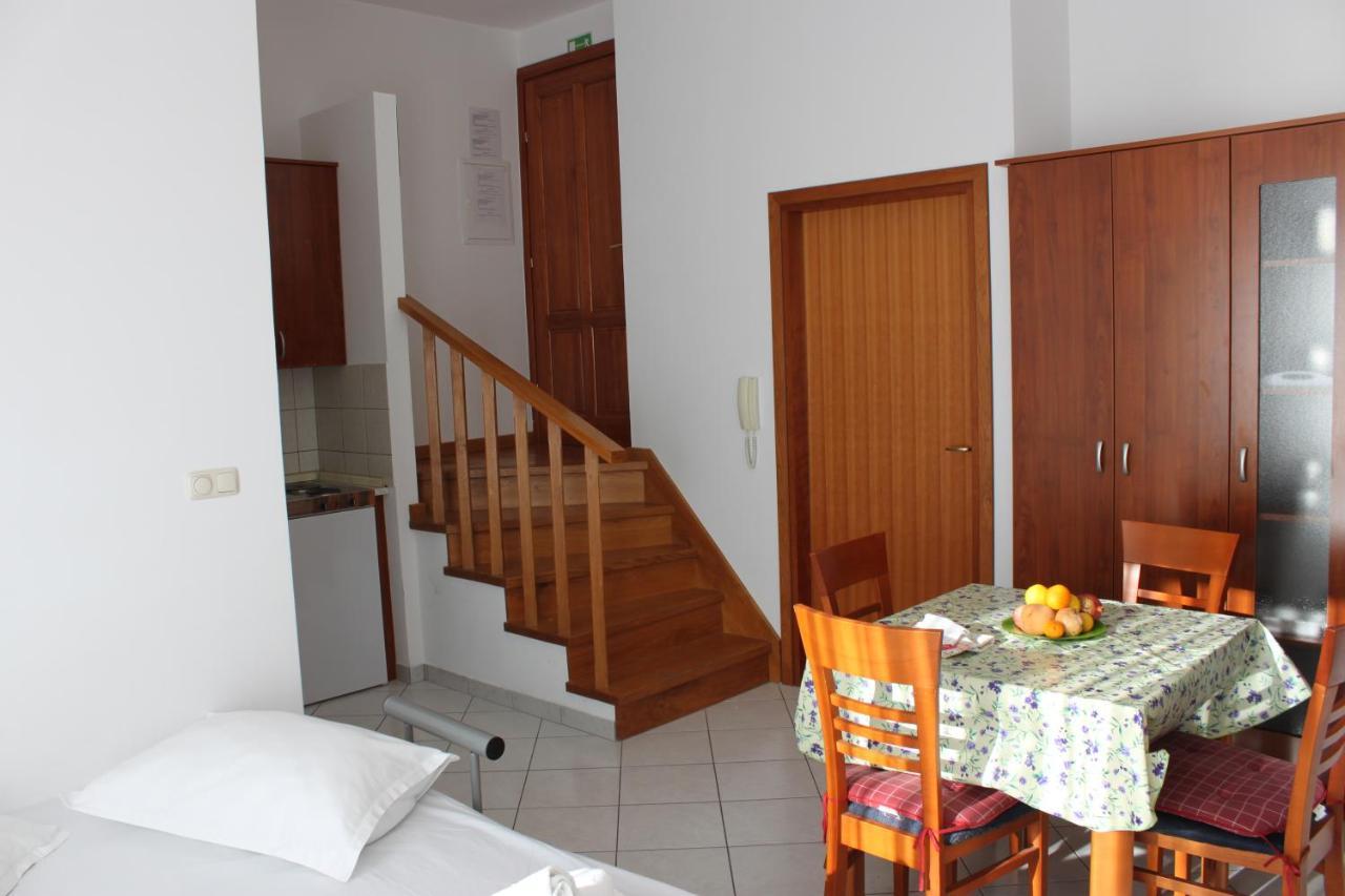 Pile Apartments 3 Omiš Extérieur photo